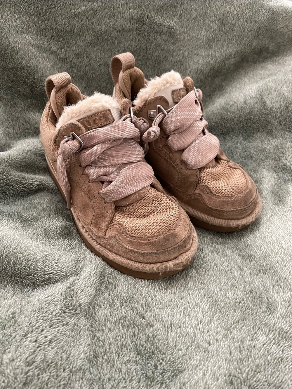 UGG Lowmel Kids Size 13. Sand Color Suede & Mesh Lace-Up Sneakers